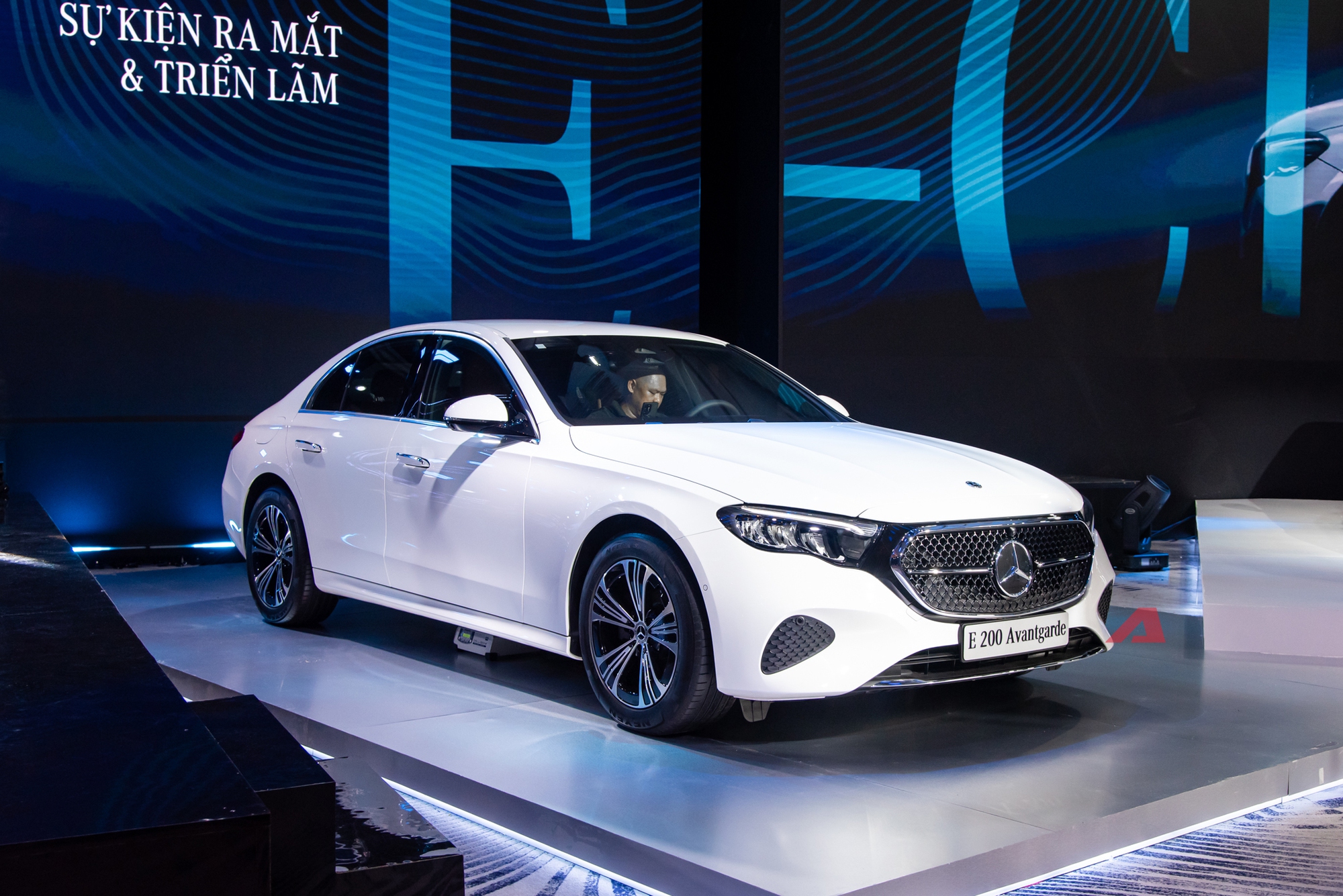 8 xe ra mắt Việt Nam tháng 10/2025: Rẻ nhất 520 triệu đồng, đắt nhất hơn 13 tỷ đồng, từ sedan đến SUV, đủ động cơ xăng điện và hybrid - Ảnh 3