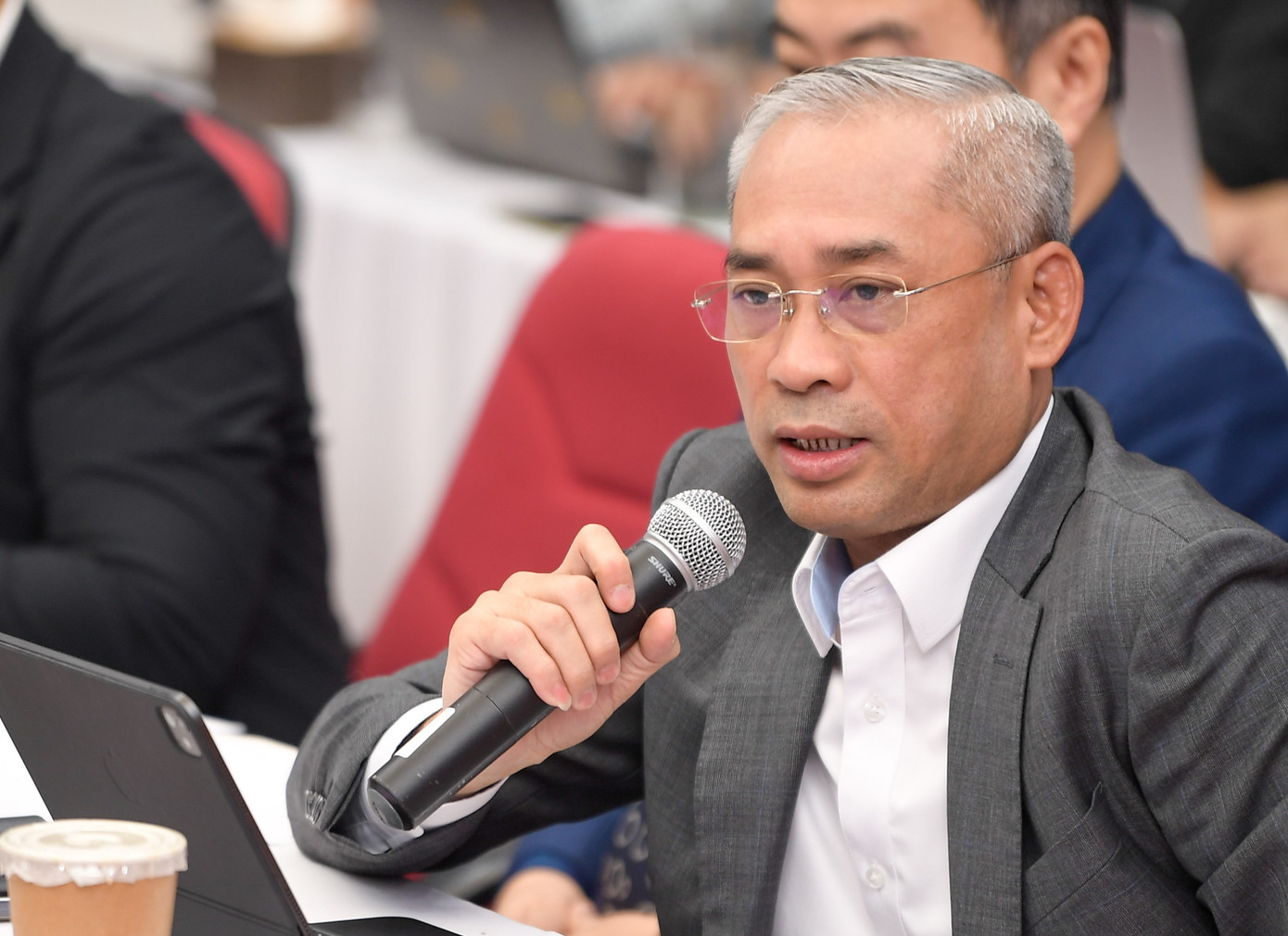 "Có lúc cửa hàng vàng găm hàng gây khó khăn cho công tác quản lý, nhất là vàng chế tác lẻ trong dân" - Ảnh 1