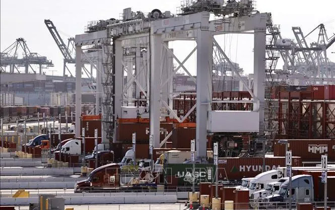 Mỹ giảm thuế cho Thụy Sĩ từ 39% về 15% - Ảnh 1