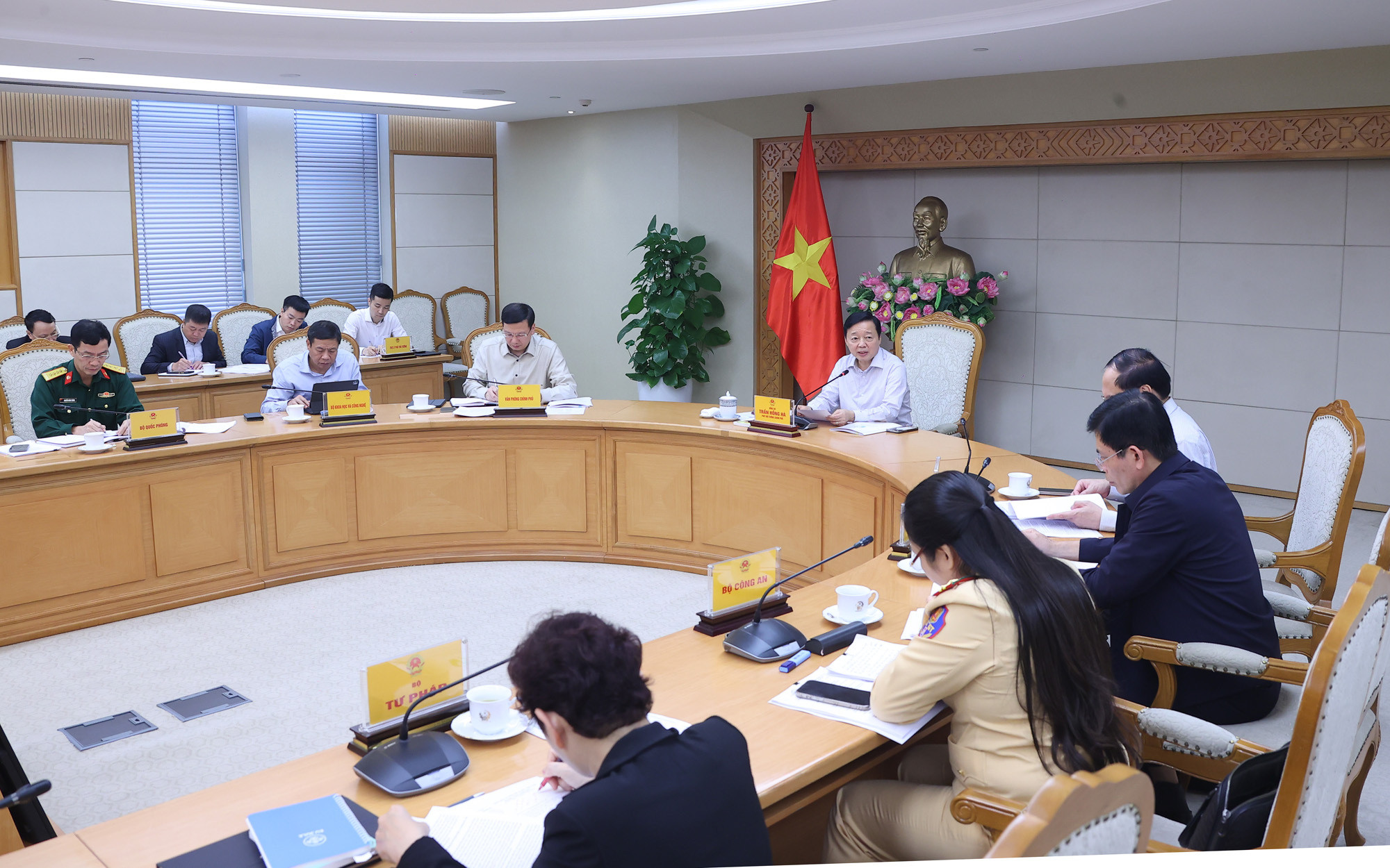 Đề xuất Hà Nội và TP.HCM áp dụng quy chuẩn khí thải ô tô cao hơn, sớm hơn - Ảnh 1