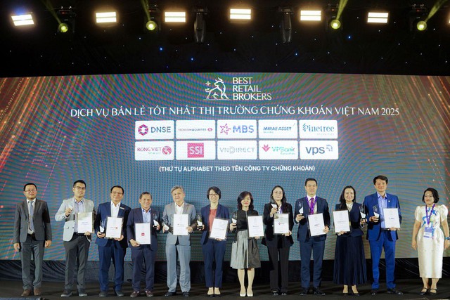 Chứng khoán Pinetree lọt Top 10 công ty có dịch vụ bán lẻ tốt nhất - Ảnh 1