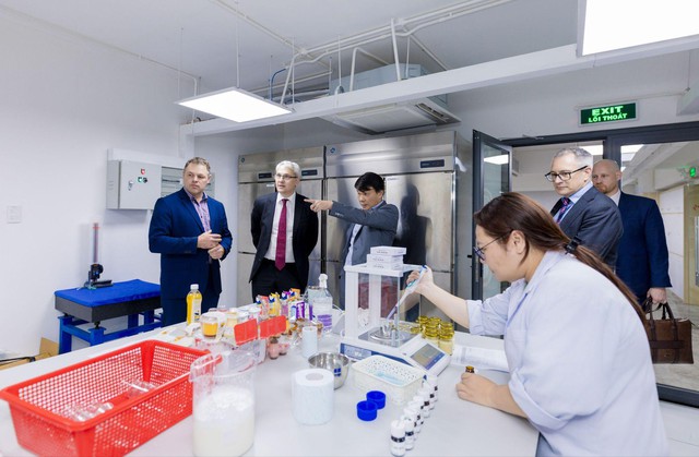 Bộ trưởng bộ tài chính bang Victoria ghé thăm Nutifood - Ảnh 1