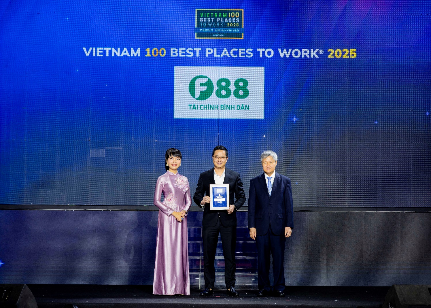 F88 nhận cú đúp giải thưởng Môi trường làm việc năm 2025 - Ảnh 1