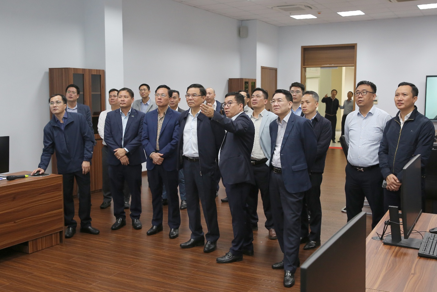 BSR tăng tốc SXKD, bù đắp những thiệt hại của đất nước do mưa lũ - Ảnh 1