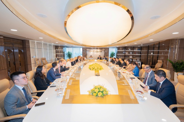 Nam A Bank khai thông dòng vốn thích ứng khí hậu vào nông nghiệp - Ảnh 2