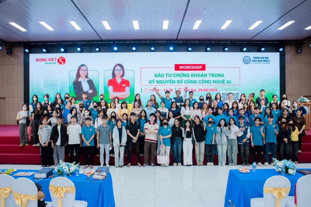 Chứng khoán Rồng Việt trao nửa tỷ đồng học bổng cho sinh viên 12 trường đại học - Ảnh 3