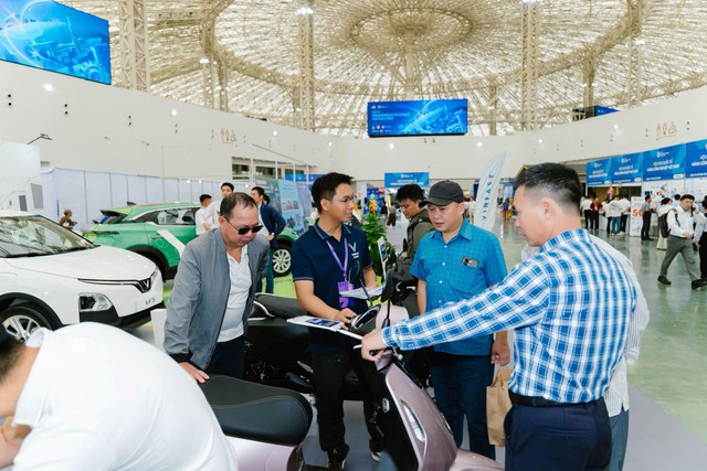 Có gì hấp dẫn tại gian hàng VinFast ở Tuần lễ Công nghiệp và Công nghệ Việt Nam 2025? - Ảnh 3