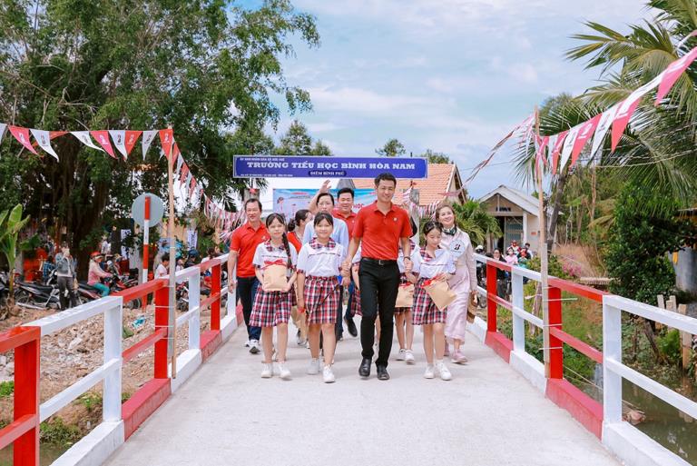 Bridgestone: 15 năm tại Việt Nam, mạng lưới lên đến 100 trung tâm lốp du lịch - Ảnh 3