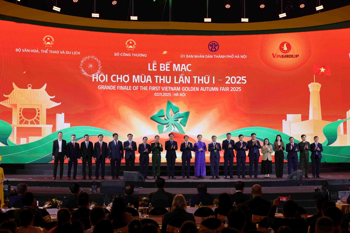 Hội chợ Mùa Thu lần thứ nhất - 2025: Đón hơn 1 triệu khách, 5.000 tỷ đồng giao dịch - Ảnh 4