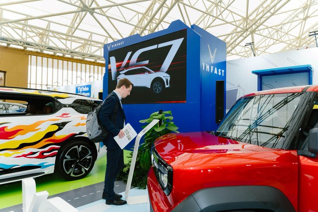 Có gì hấp dẫn tại gian hàng VinFast ở Tuần lễ Công nghiệp và Công nghệ Việt Nam 2025? - Ảnh 4