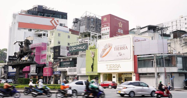 Tierra Diamond: Từ boutique cao cấp đến chuỗi cửa hàng chiến lược ở hai trung tâm