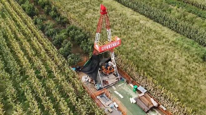 45 giàn khoan hoạt động đồng thời, 1.000 kỹ sư huy động - vỡ oà phát hiện mỏ vàng đơn lẻ lớn nhất lịch sử trữ lượng hơn 1.444 tấn - Ảnh 1