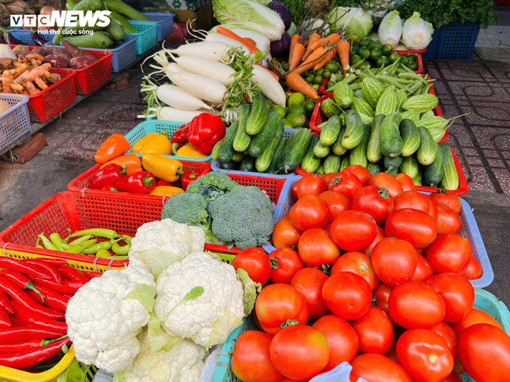 Giá rau xanh tại TP.HCM tăng vọt - Ảnh 4