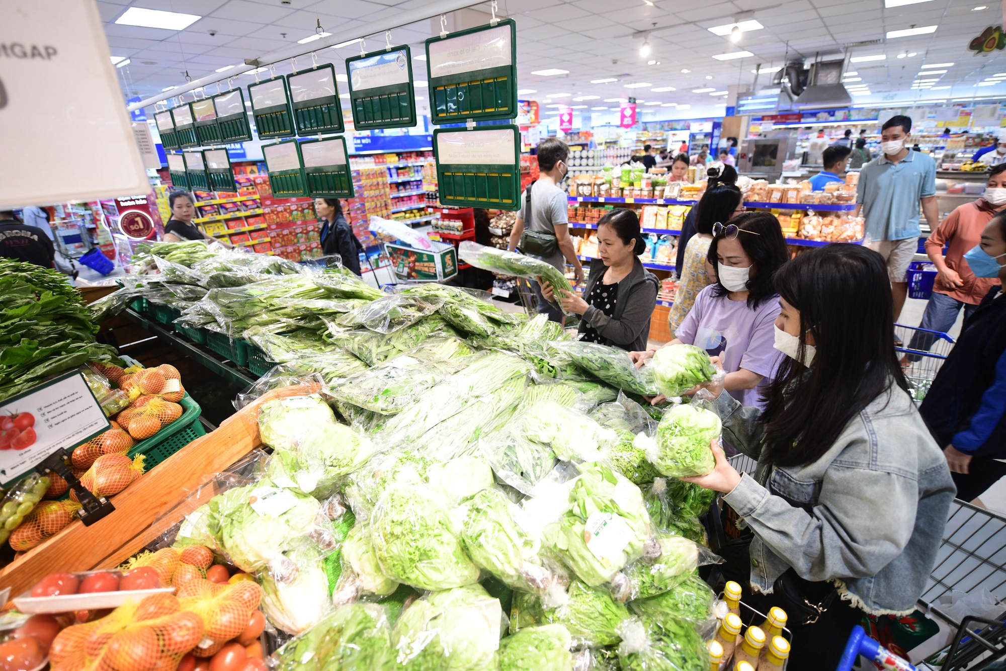 Bất ngờ: Rau siêu thị rẻ hơn chợ truyền thống gần một nửa - Ảnh 4