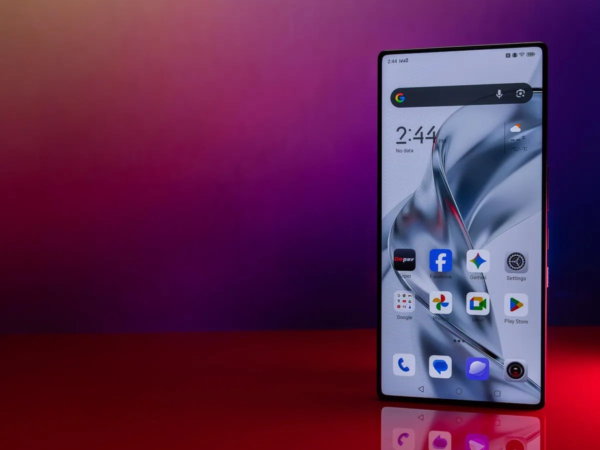 Cây bút công nghệ: "Cầm mẫu điện thoại này đi trên đường, ai cũng phải ngoái lại hỏi tôi máy gì đấy?" - Ảnh 4