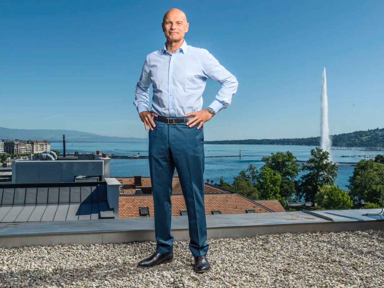 Vừa rao bán 20 tỷ USD tài sản ở nước ngoài, 'ông lớn' dầu khí lớn thứ 2 Nga có ngay khách sộp chỉ sau 3 ngày: Là một nhà tài phiệt đến từ EU, sở hữu 5,4 tỷ USD - Ảnh 2