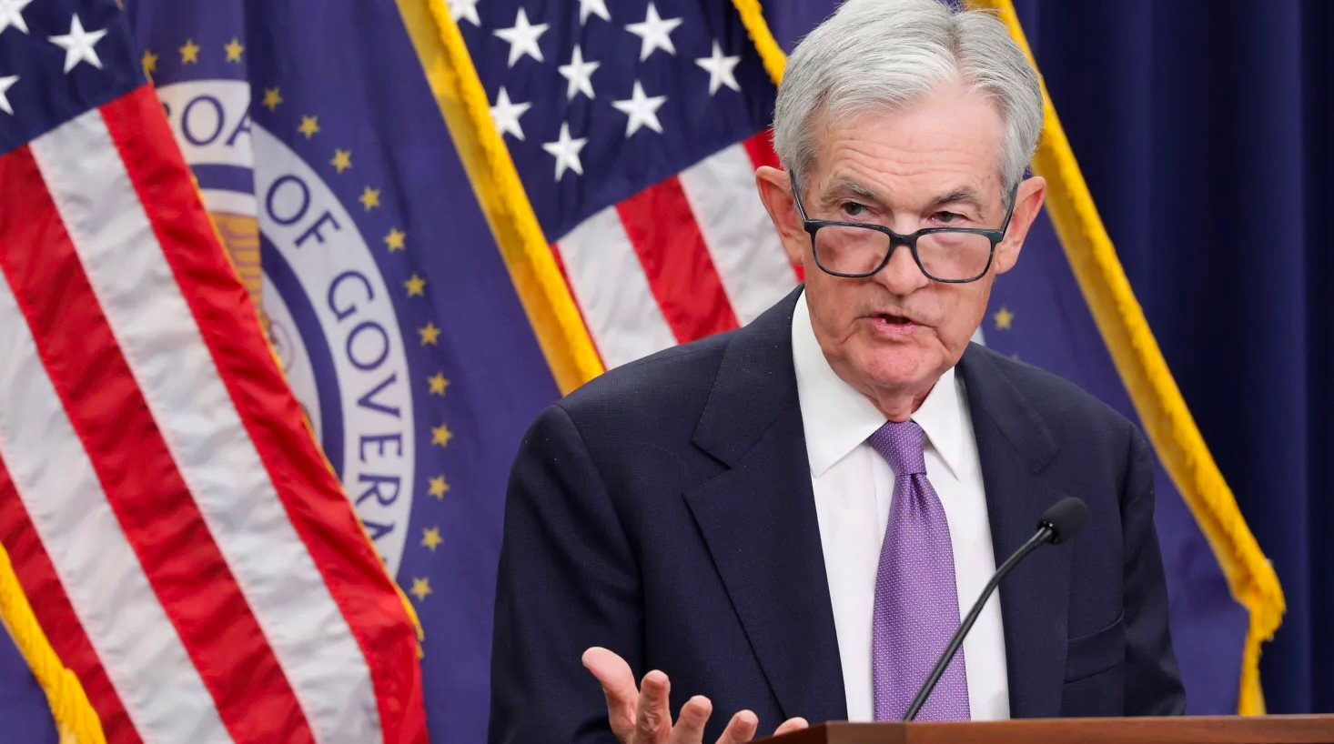 Liên tục bị 'dội nước lạnh', thị trường giảm mạnh kỳ vọng vào việc Fed hạ lãi suất: Từ 95% sẽ cắt giảm nay chỉ còn là... 'may rủi' - Ảnh 1