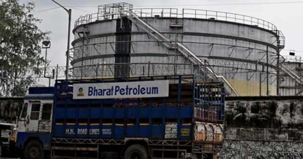 Tập đoàn khổng lồ Reliance của Ấn Độ đã từ bỏ dầu Nga