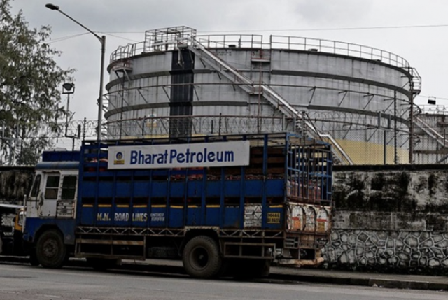 Tập đoàn khổng lồ Reliance của Ấn Độ đã từ bỏ dầu Nga - Ảnh 1