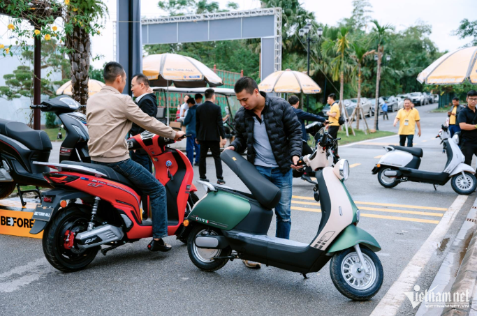 Người Hà Nội cần điều kiện gì để được nhận 5 triệu khi đổi sang xe máy điện? - Ảnh 1