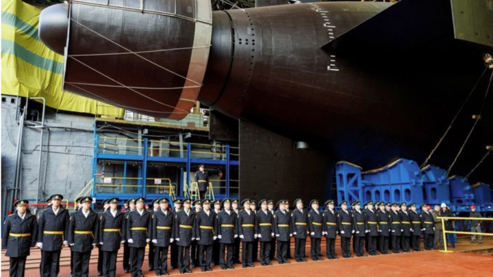 Hạ thủy tàu ngầm Khabarovsk, Nga khẳng định sức mạnh răn đe hạt nhân toàn cầu - Ảnh 1