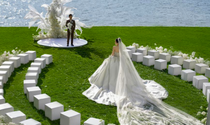 Đám cưới kiểu mới ở Trung Quốc: Trong quán bar, ga tàu và giữa đỉnh núi tuyết - Ảnh 2