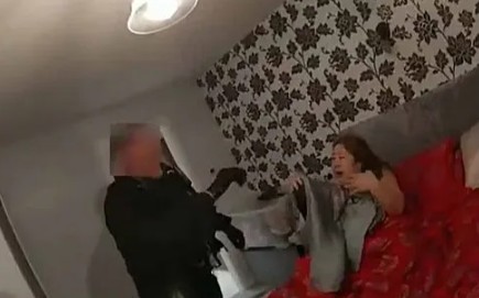 'Nữ hoàng bitcoin' Trung Quốc mơ 'trị vì Liberland' sa lưới: Hai lần cảnh sát ập vào đều nằm trên giường - Ảnh 3