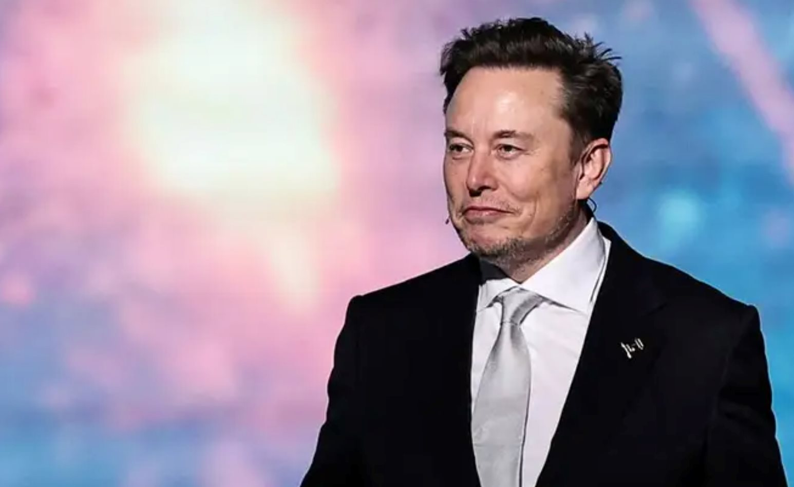 Elon Musk: Optimus của Tesla có thể giúp GDP toàn cầu tăng gấp 100 lần, xoá bỏ hoàn toàn đói nghèo - Ảnh 1