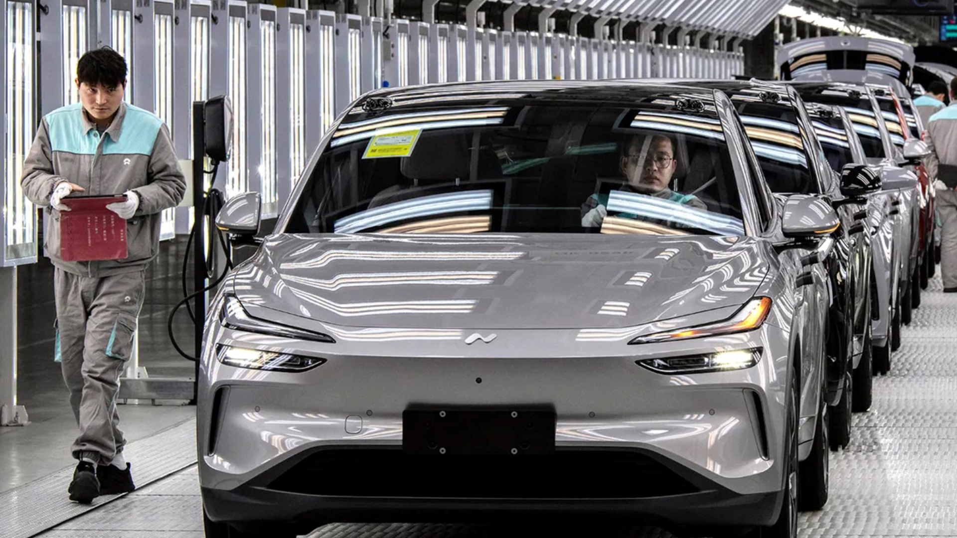 Trung Quốc muốn biến 20 triệu xe điện thành pin năng lượng khổng lồ, bản đồ năng lượng toàn cầu sắp thay đổi - Ảnh 1