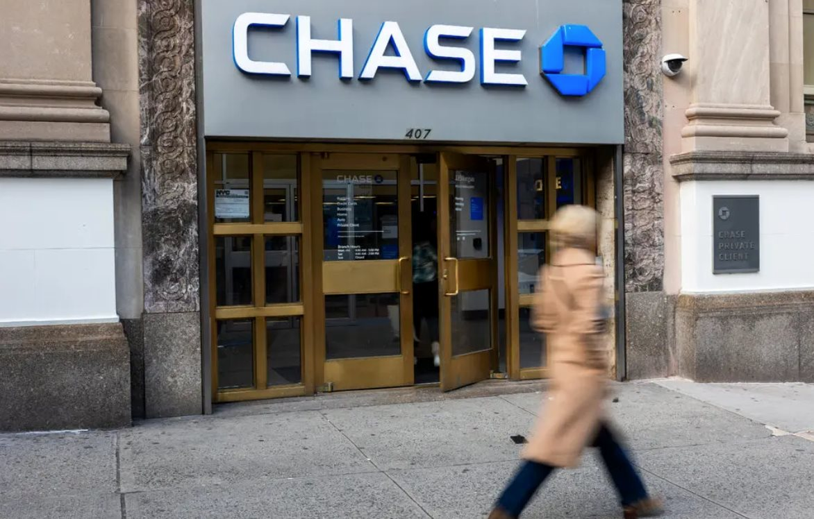 Dữ liệu hàng trăm ngân hàng tại Mỹ bị đe doạ, FBI vội vàng điều tra: Chuyện gì đây? - Ảnh 1