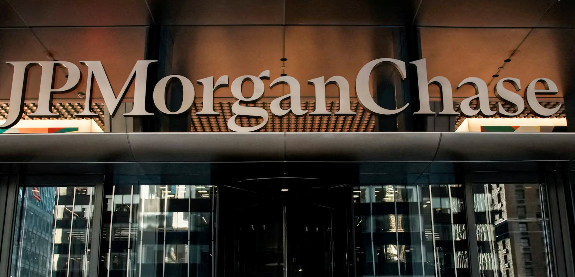 Dữ liệu hàng trăm ngân hàng tại Mỹ bị đe doạ, FBI vội vàng điều tra: Chuyện gì đây? - Ảnh 2