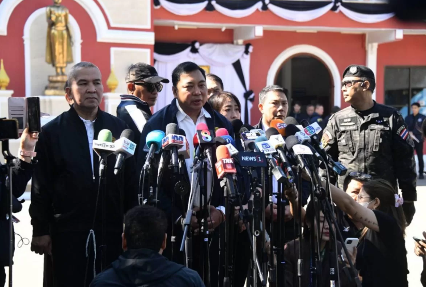 Thái Lan đang rúng động vì một "căn phòng bí mật dưới cầu thang" - Ảnh 2