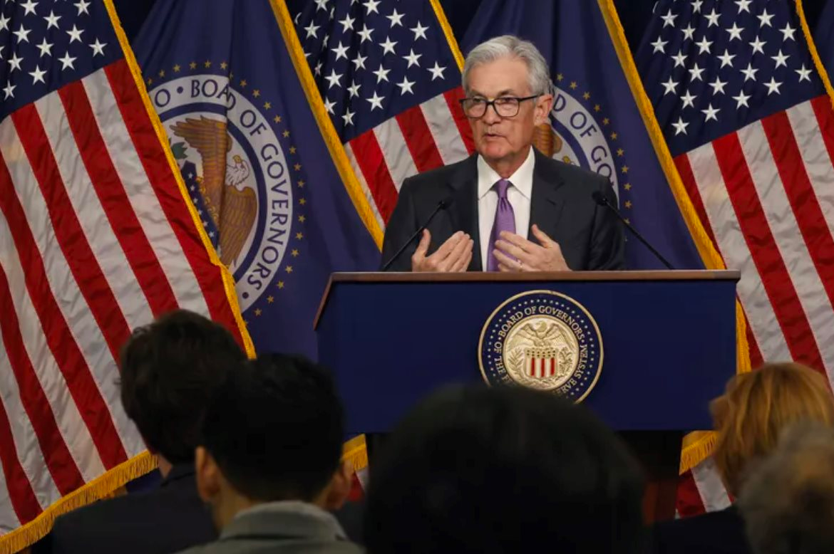 Báo cáo quan trọng của Fed được công bố, thêm dấu hiệu cho thấy ngân hàng trung ương Mỹ nhiều khả năng cắt giảm lãi suất trong tháng 12 - Ảnh 1