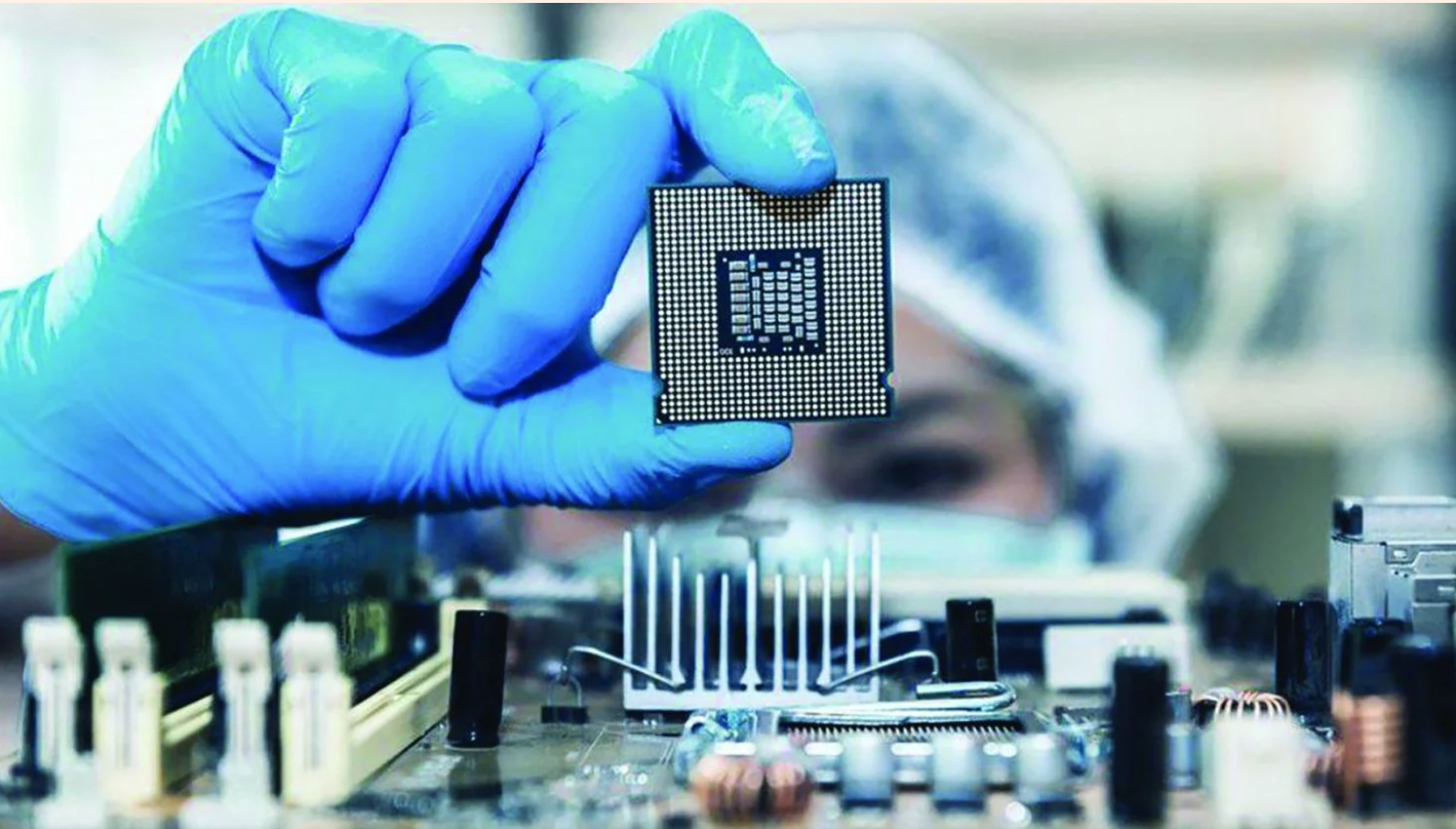 Việt Nam đối mặt việc thiếu 27.000 kỹ sư bán dẫn - Ảnh 1