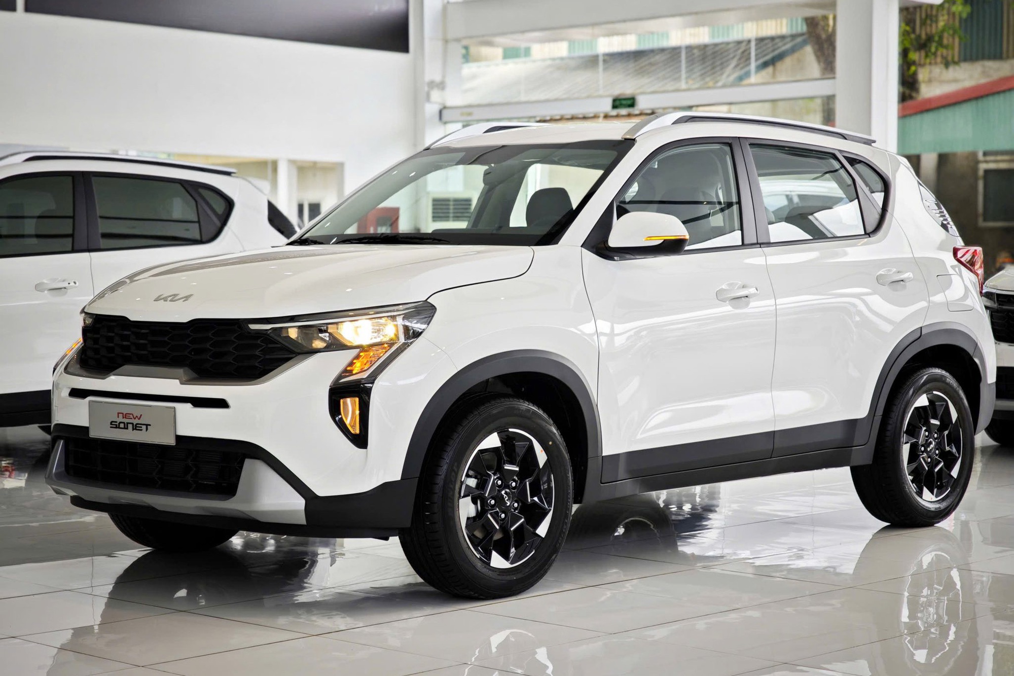 Dưới 500 triệu đồng mua SUV đô thị chọn Geely Coolray, Kia Sonet hay Hyundai Venue, bảng này sẽ giúp bạn dễ tìm được mẫu phù hợp - Ảnh 2