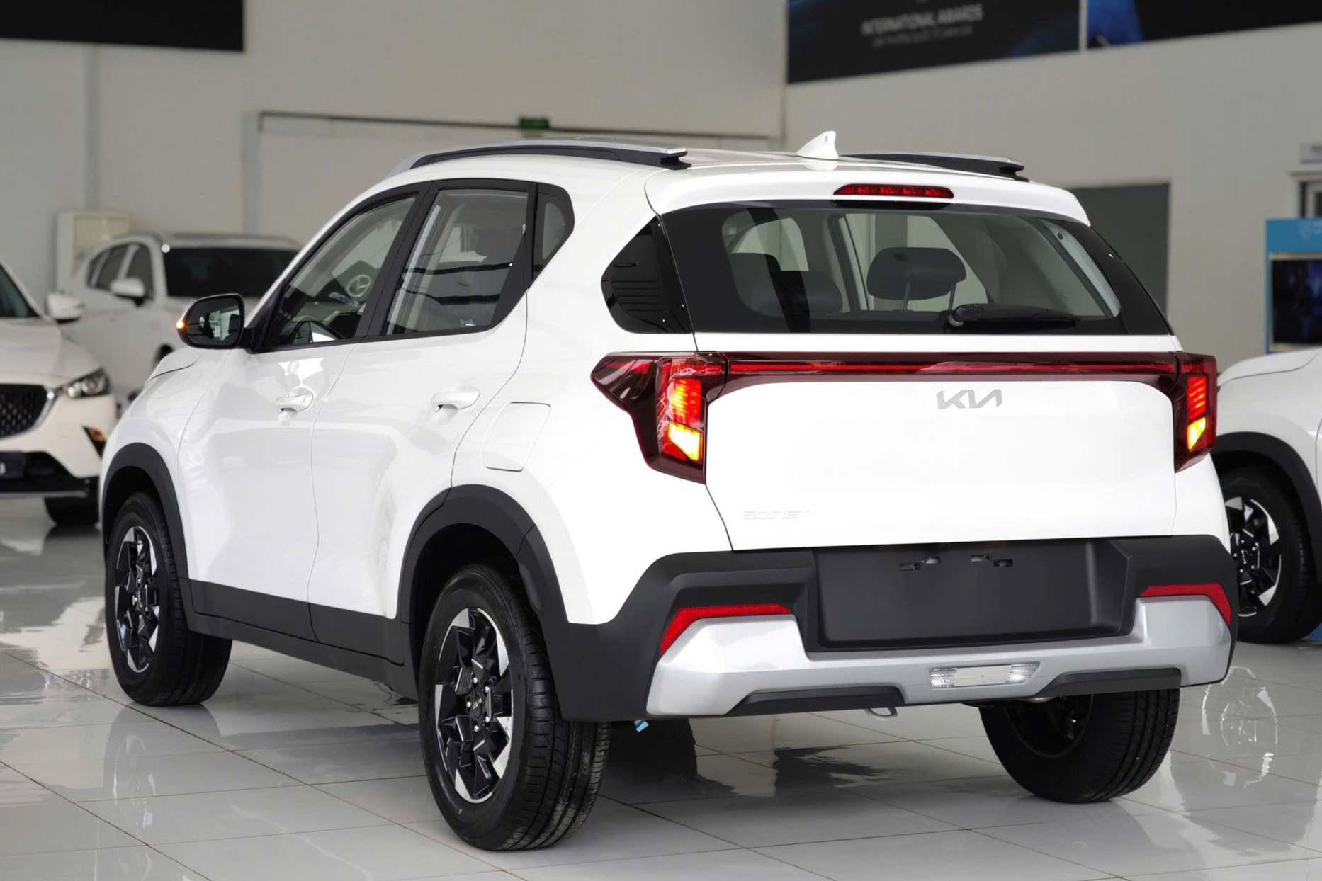 Dưới 500 triệu đồng mua SUV đô thị chọn Geely Coolray, Kia Sonet hay Hyundai Venue, bảng này sẽ giúp bạn dễ tìm được mẫu phù hợp - Ảnh 8