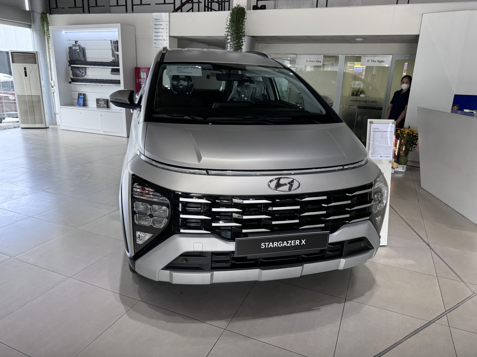 "Ông vua MPV" tại Việt Nam bất ngờ xuống dưới 500 triệu đồng - Ảnh 2