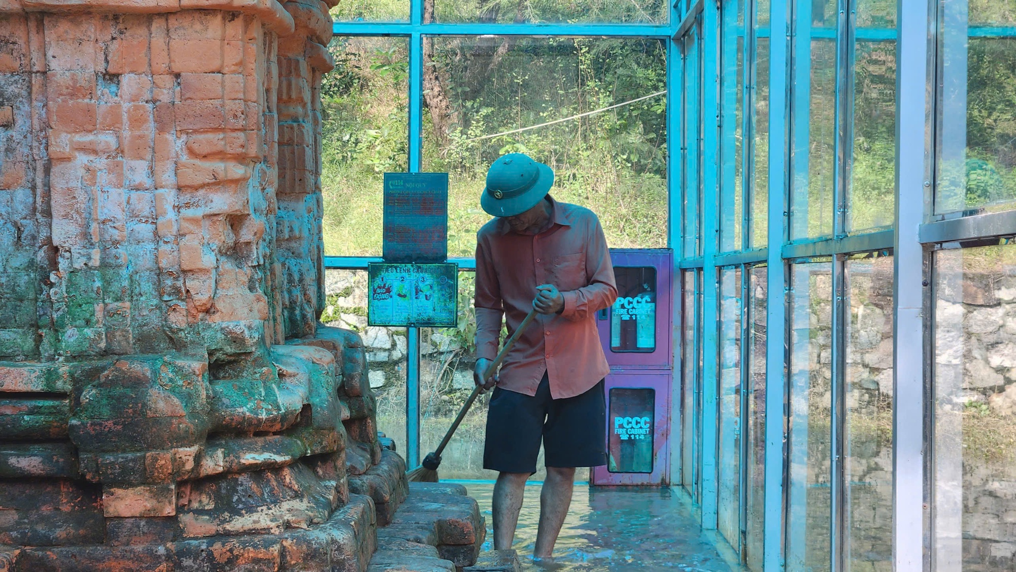 Bị Phó Chủ tịch TP Huế phê bình, cuộc "giải cứu" tháp Chăm hơn 1.200 năm tuổi ra sao? - Ảnh 2