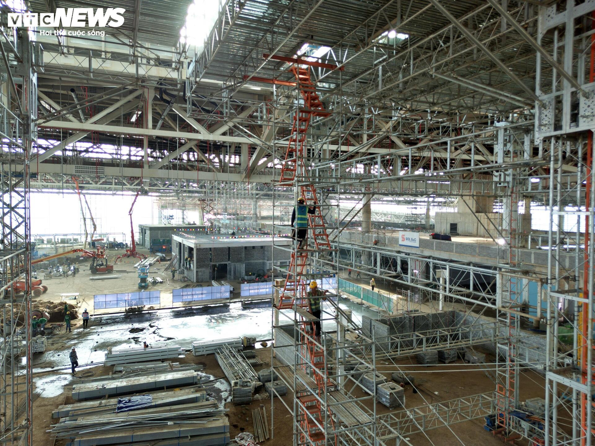 Bên trong nhà ga sân bay Long Thành trước ngày đón chuyến bay đầu tiên - Ảnh 16
