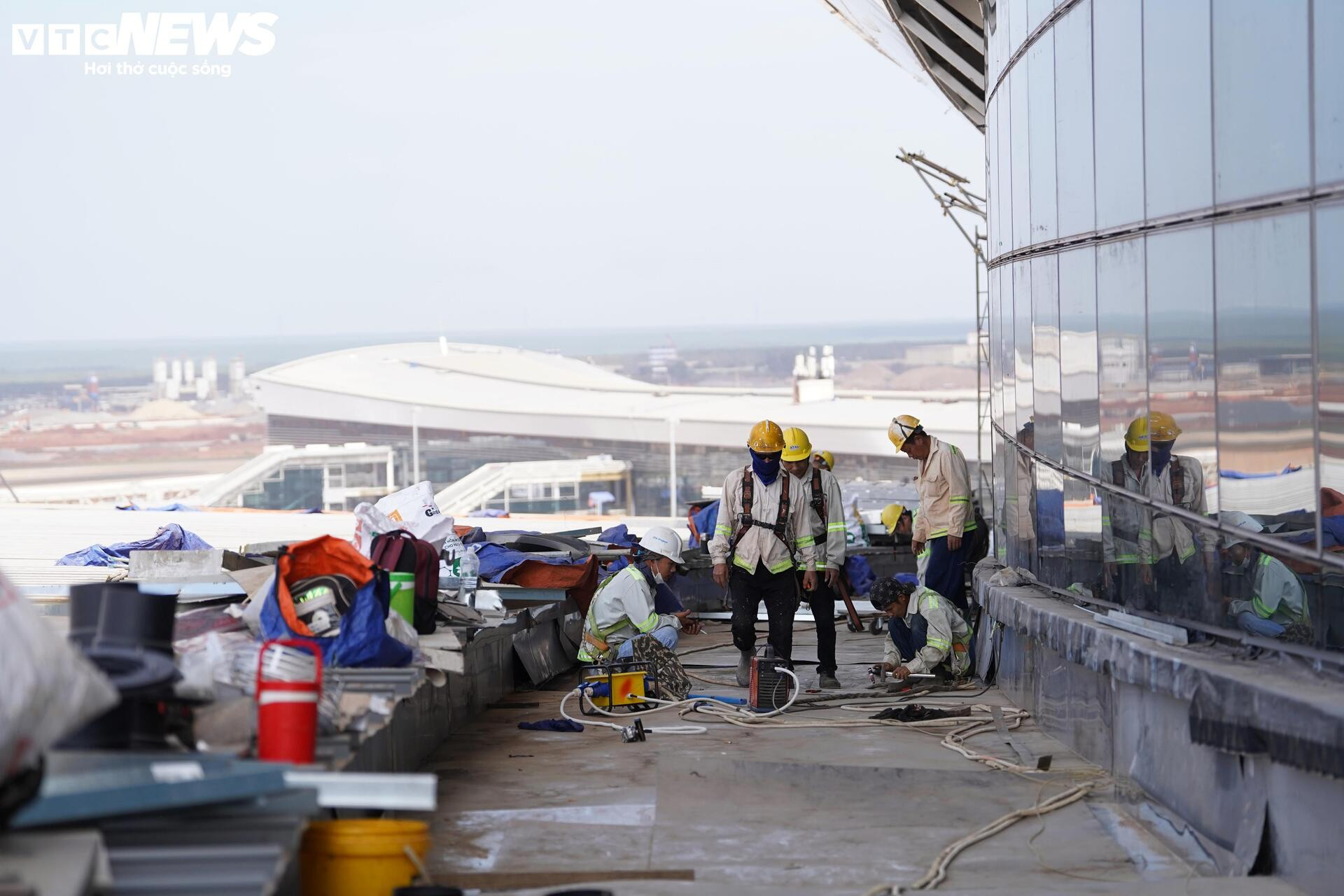 Bên trong nhà ga sân bay Long Thành trước ngày đón chuyến bay đầu tiên - Ảnh 11