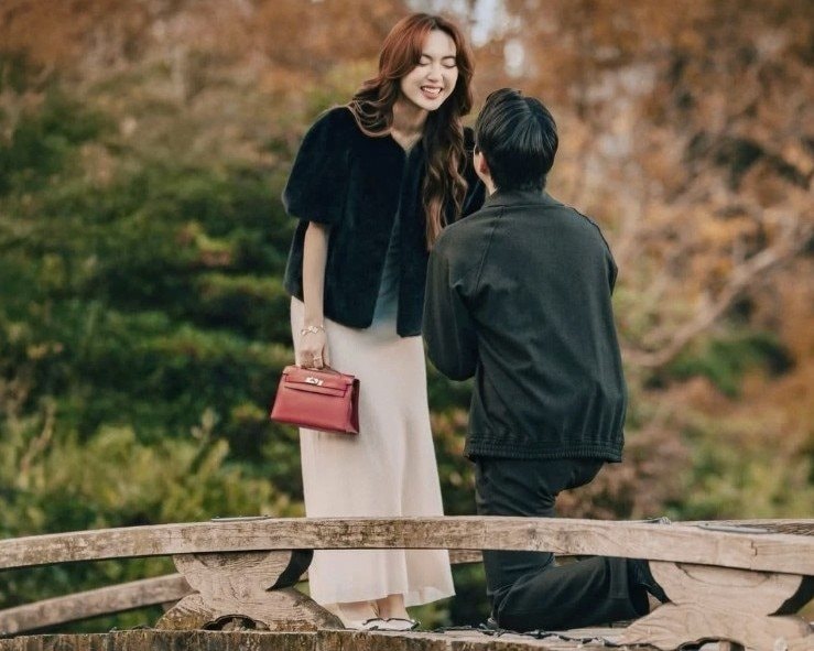 Rich kid Chloe Nguyễn, tiểu thư tập đoàn Capella Holdings được cầu hôn dưới cầu vồng tại Kyoto Nhật Bản - Ảnh 1