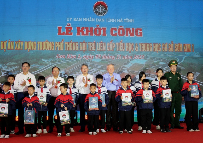 TỔNG THUẬT: Khởi công xây dựng các trường phổ thông nội trú tại các xã biên giới đất liền - Ảnh 11