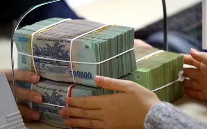 Lãi suất tăng nhiệt cuối năm - Ảnh 1