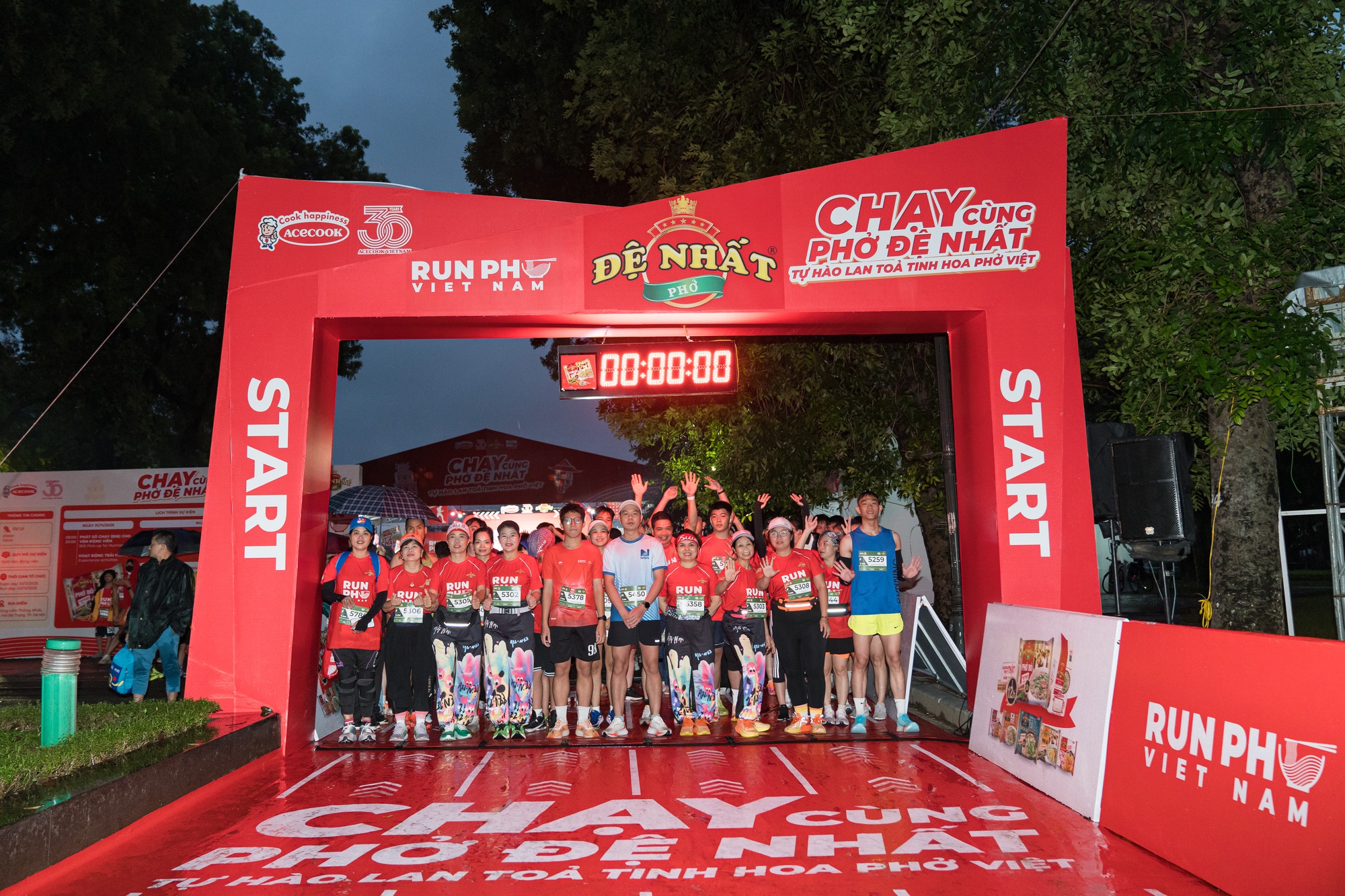 Hơn 3.000 người chạy cùng Phở Đệ Nhất, lan toả tinh hoa phở Việt - Ảnh 1