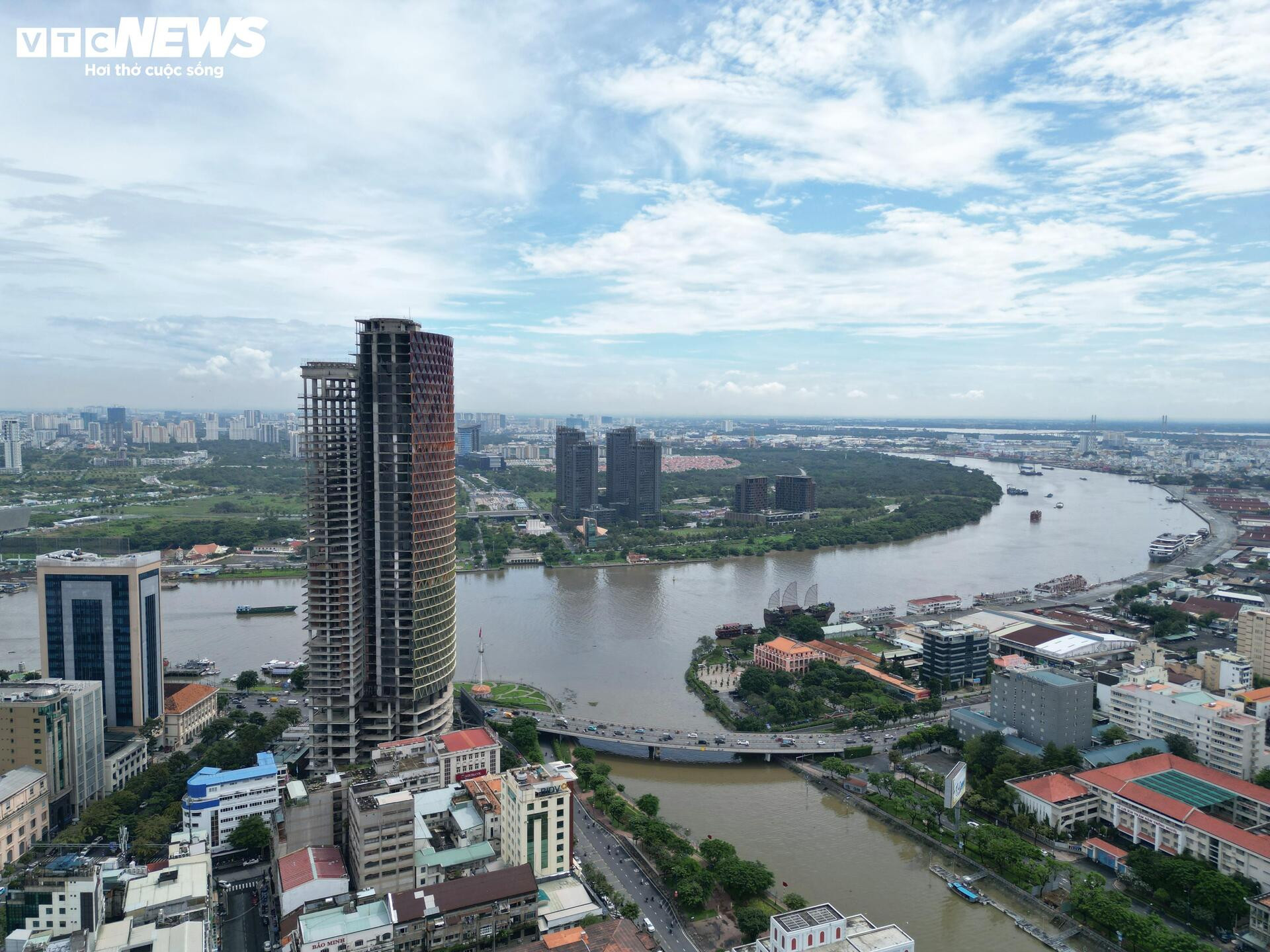 Cận cảnh cao ốc vị trí 'kim cương' được bà Trương Mỹ Lan xin tiếp tục đầu tư - Ảnh 3