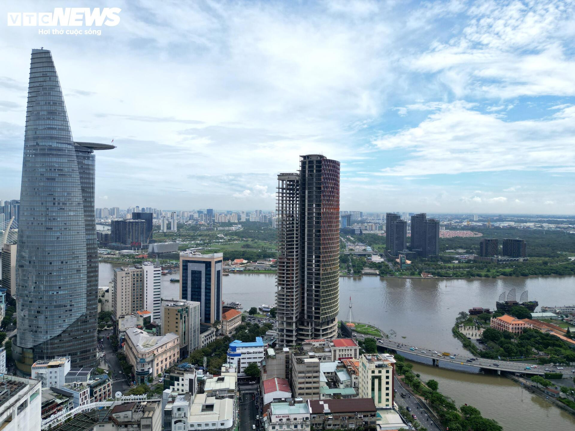 Cận cảnh cao ốc vị trí 'kim cương' được bà Trương Mỹ Lan xin tiếp tục đầu tư - Ảnh 2
