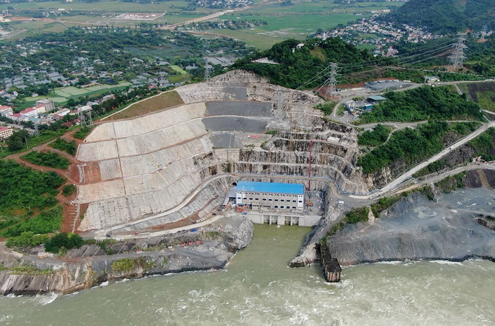 Hòa lưới thành công tổ máy số 2 Dự án nhà máy thủy điện Hòa Bình mở rộng - Ảnh 1