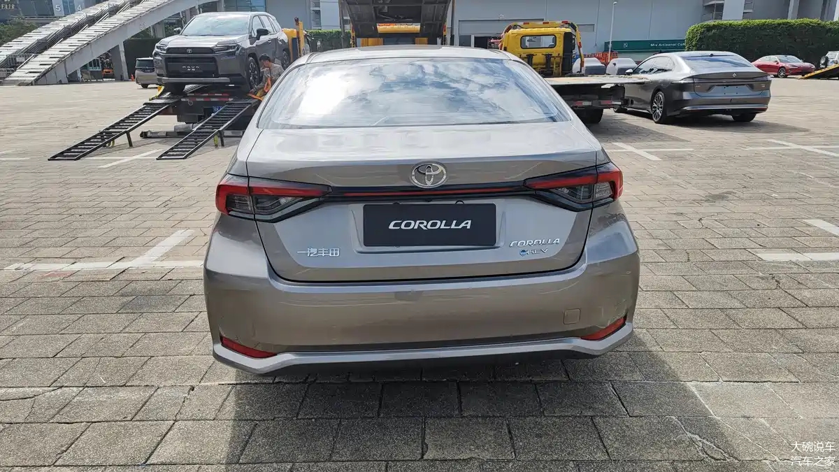 Toyota Corolla 2026 ra mắt: Mặt trước như Camry, màn hình khủng, về Việt Nam có thể vực dậy doanh số trước Civic, Mazda3 - Ảnh 17