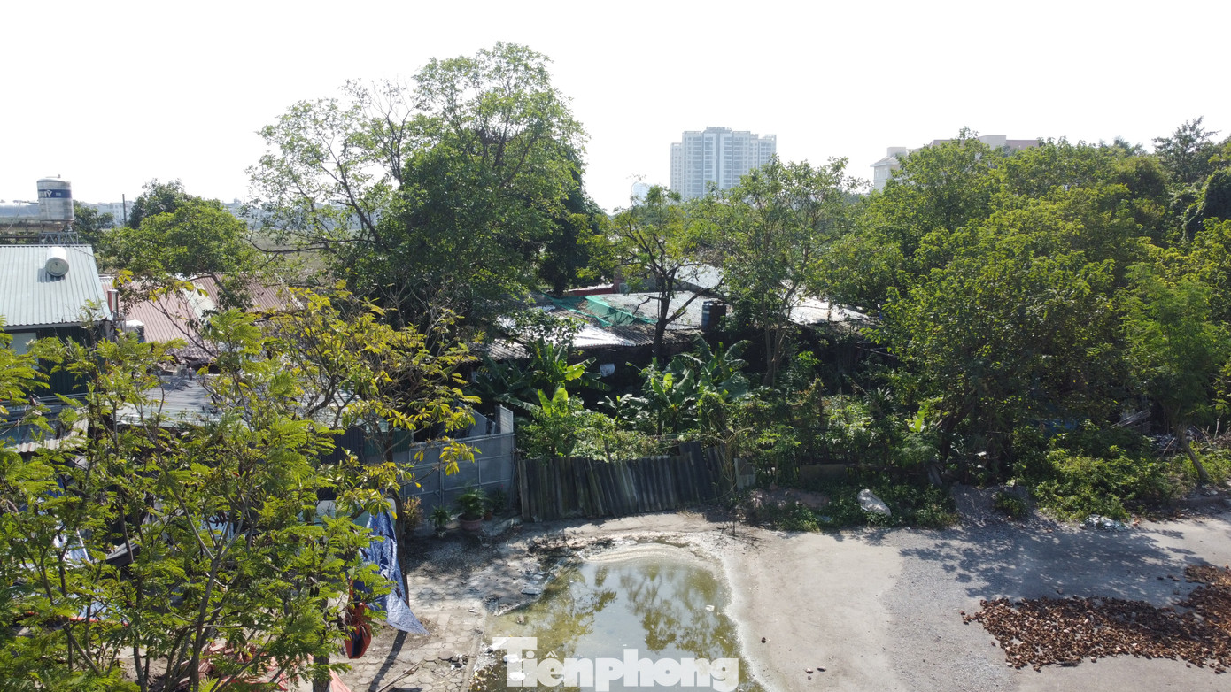 Đường nối khu đô thị Việt Hưng, 21 năm vẫn là 'ngõ cụt' - Ảnh 12