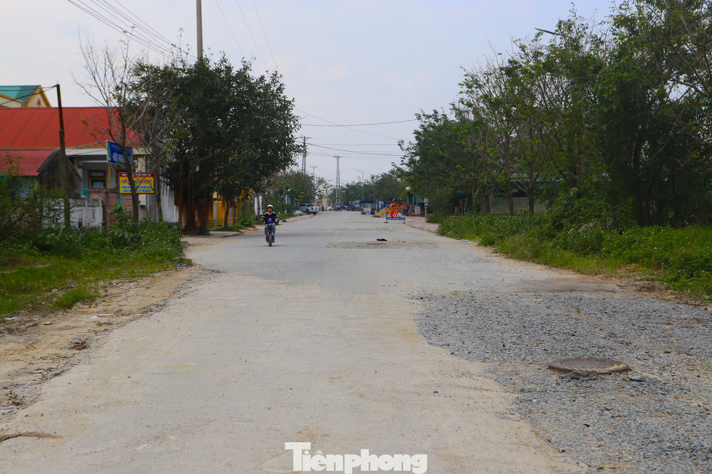 Dự án 851 tỷ thi công ì ạch: Đường nát bét, dân khổ mỗi ngày - Ảnh 1